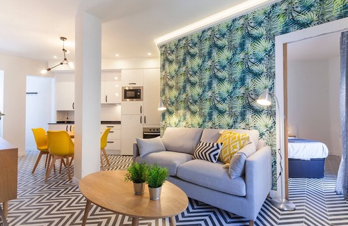 Almendrales Apartment | Rio Plaza IV apartment in Madrid