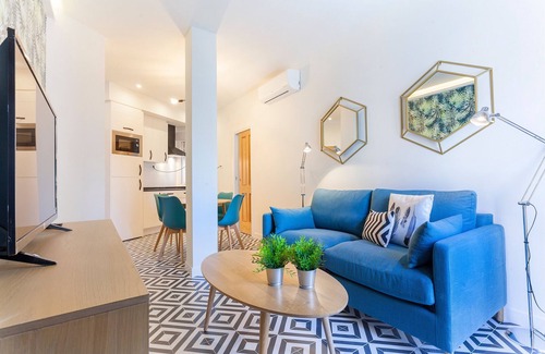 Almendrales Apartment | Rio Plaza V apartment in Madrid