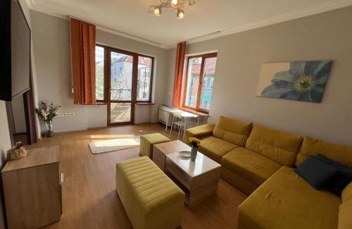 Lozenets Apartment | Rio Sunny 2BDR Apt near NDK - Metro - non-stop paid public Parking