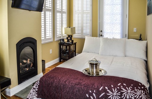 Beach Hill - Beach Flats Hotel | Rio Vista Suites