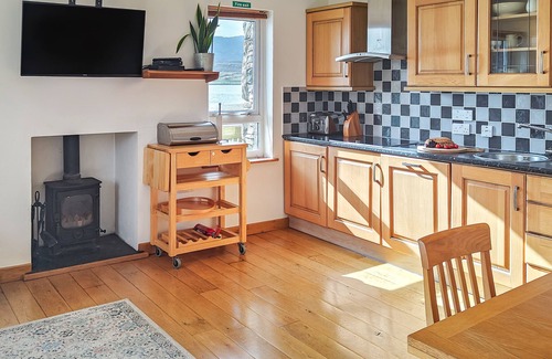 Ardroil House | Riof Ocean Cottage - Two Bedroom House, Sleeps 4