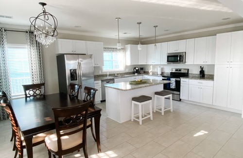 Venice Cabin | Rip Line Lodge at Venice Marina- 3bedroom/2bath lodge