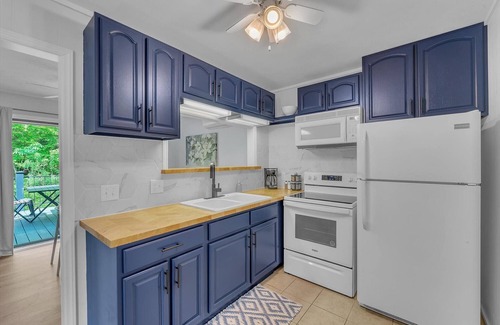 Newland Ski Chalet | Ripple Effects * Waterfront deck * Pillow Fort * No Cleaning Fee