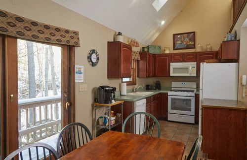 Northface Cabin | Rippling Waters is a Gorgeous cabin close to Timberline mountain slopes!