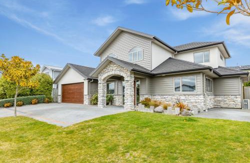 Wharewaka House | Rise and Shine - Taupo