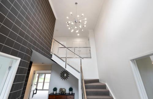 Wharewaka House | Rise and Shine - Taupo