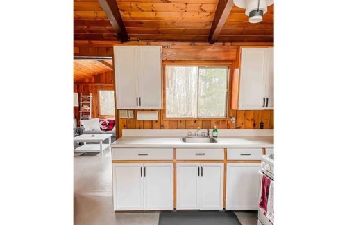 Fort Erie Cottage | Rise & Pine at our Secluded Crystal Beach Cottage