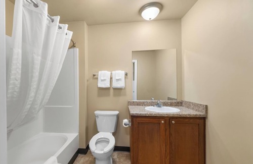 Pleasanton Hotel | Risewell Kitchen Suites Pleasanton