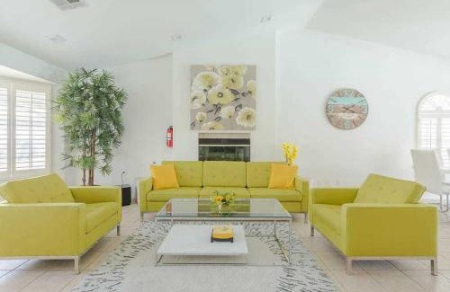 Cathedral City House | Risueno Retreat Home