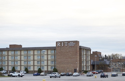 West Henrietta Hotel | Rit Inn & Conference Center