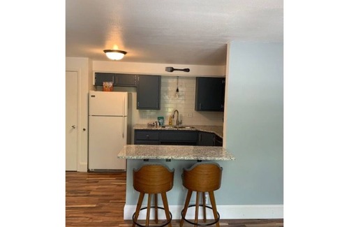 Green Bay Apartment | Ritchie’s Titletown Executive Suites: Lambeau Loft #7