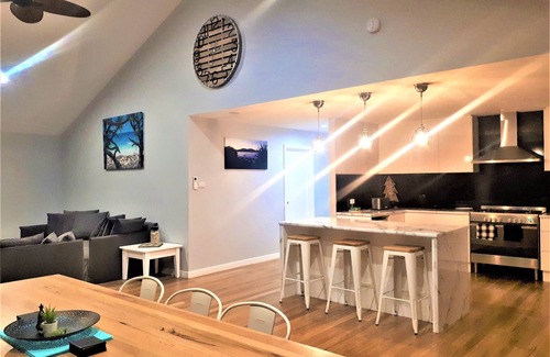 Manyana House | Ritchy at Manyana is a newly built, stylish open plan modern beach house