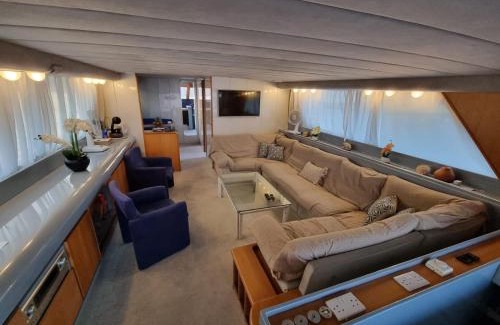 Madliena Boat Rental | Riti Yacht