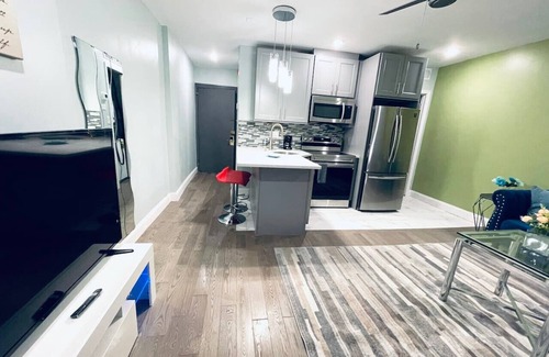 Rittenhouse Row Apartment | Rittenhouse Square near Kimmel Center 1BD Suite