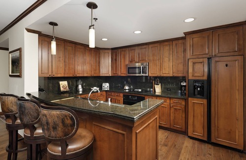 Aspen Condo | Ritz Carlton Residences Ski In Out LUX 2 Bedroom 2.5 Bth Kitchen WD Pool Spa Gym
