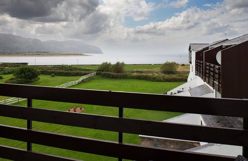 Deganwy Cottage | Rivage - Two Bedroom Cottage, Sleeps 4