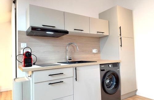 Belleville Apartment | Rive Gauche Élégante