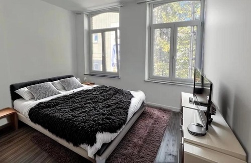 Charleroi Apartment | Rive Gauche K centre - gare - aéroport