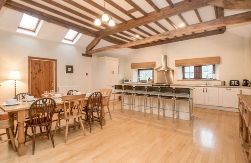 Kendal Cottage | RIVEN OAK, pet friendly, character holiday cottage in Levens