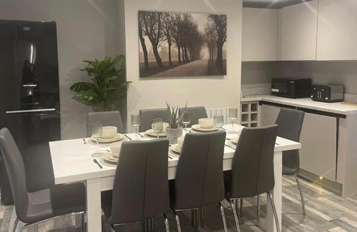 Broadstairs Apartment | Rivendell Modern 2 Bedroom apartment in St Peters village sleeps 6