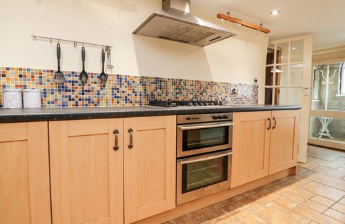 Hepworth Cottage | RIVENDELL, pet friendly, character holiday cottage in Holmfirth