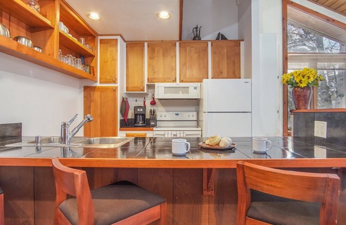 Ketchum Condo | River 102-Hot Tub, Pool, Spa, Common game Room, 10 minute Walk to Town & Lifts