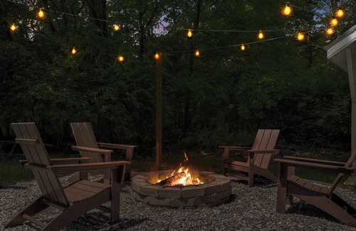 Luray Ski Chalet | River Access Cabin w Hot Tub, Grill, Firepit, WiFi