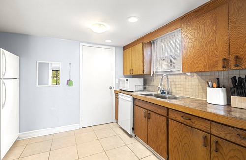 Wasaga Beach Cottage | River Access Cottage Mins to Beach