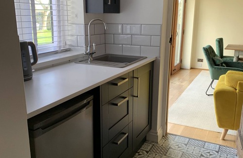 Burrowbridge Cottage | River and country views & woodburner at ‘The Nest’