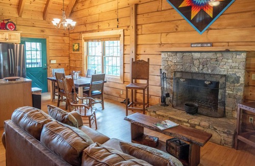 Jefferson Cabin | River AND Mountain VIEWS - true log cabin!