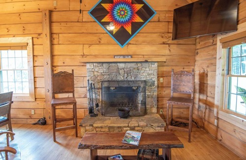 Jefferson Cabin | River AND Mountain VIEWS - true log cabin!