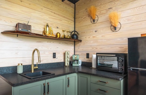 Lodi Cabin | RIVER and SKY Cabin; Hot Tub