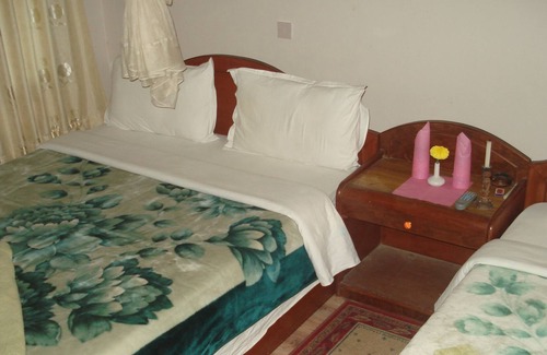 Sauraha Bed & Breakfast | River Bank Inn