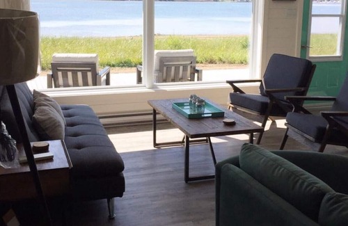 Jardineville Cottage | River Beachfront Cottage