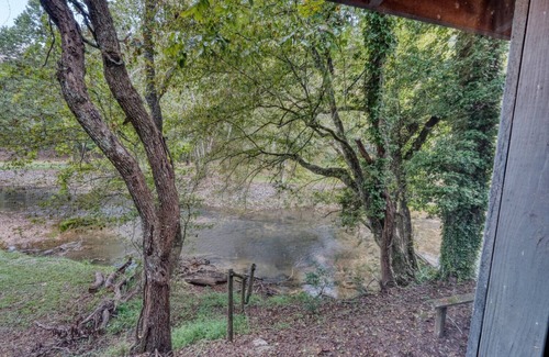 Suches Cabin | River Ben - 2-bedroom cabin in serene Suches with AC