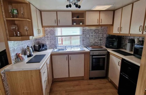 Llanfair Caereinion Ski Chalet | River Bliss in whelspool