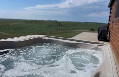 Canistota Cabin | River Bluff Cabin 2- Private Hot Tub & Land, Stunning Bluff & Sunset Views