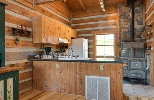 Quicksburg Bed & Breakfast | River Bluff Farm Bed & Breakfast