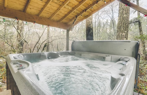 Rhododendron House | River Breeze Chalet