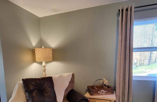 Buchanan House | River Cabin 1/2 mile from the James River