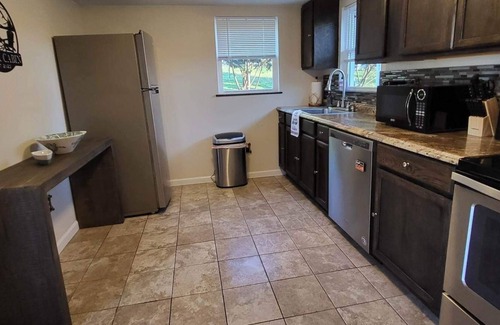 Buchanan House | River Cabin 1/2 mile from the James River