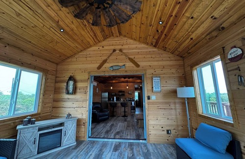 Refugio County Cabin | River Cabin in Woodsboro
