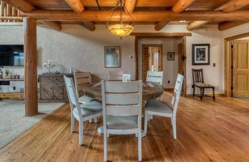 Grantsdale House | River Cabin Minutes To Town