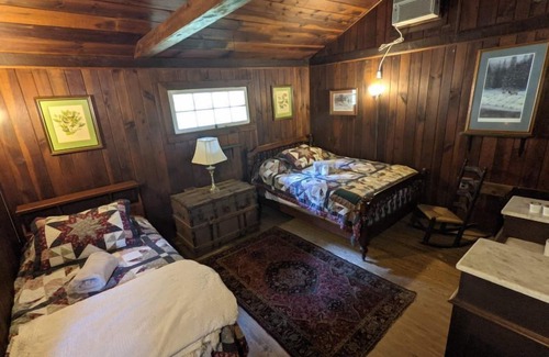 Hopewell House | River Cabin - Single Family Getaway on the Juniata River