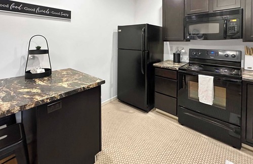 Historic Downtown La Crosse Apartment | River City Apartment #1 with flex space
