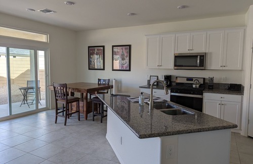 Holiday Shores House | River Close, Newer Home! Great Neighborhood Minutes from Laughlin! Close to all!
