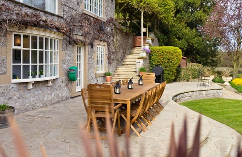 Ashford-in-the-Water Cottage | River Cottage, large self-catering home in the village of Ashford-in the-Water.