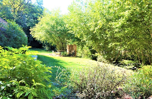 Loze House | RIVER COTTAGE: 100% private, heated pool, air conditioning, 5 star reviews.