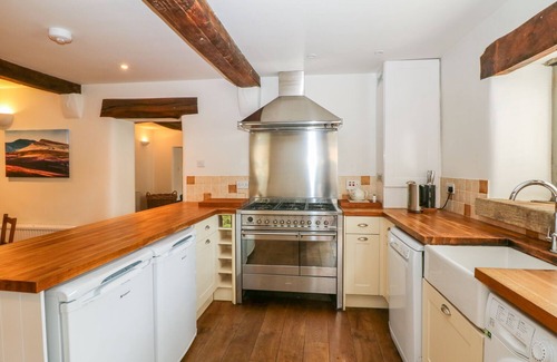 Hayfield Cottage | RIVER COTTAGE HAYFIELD, family friendly, with open fire in Hayfield