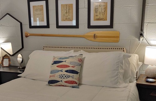 Loudonville House | River Cottage on the Banks of the Mohican River, Couples Retreat, Hike, Firepit